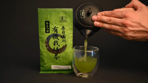 Emerald Green Tea Leaf Wonder Detoxifying Body and Boosting Immunity