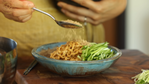 Ginger and Garlic Stir-Fry, A Healing Chinese Ingredient Combo for Women