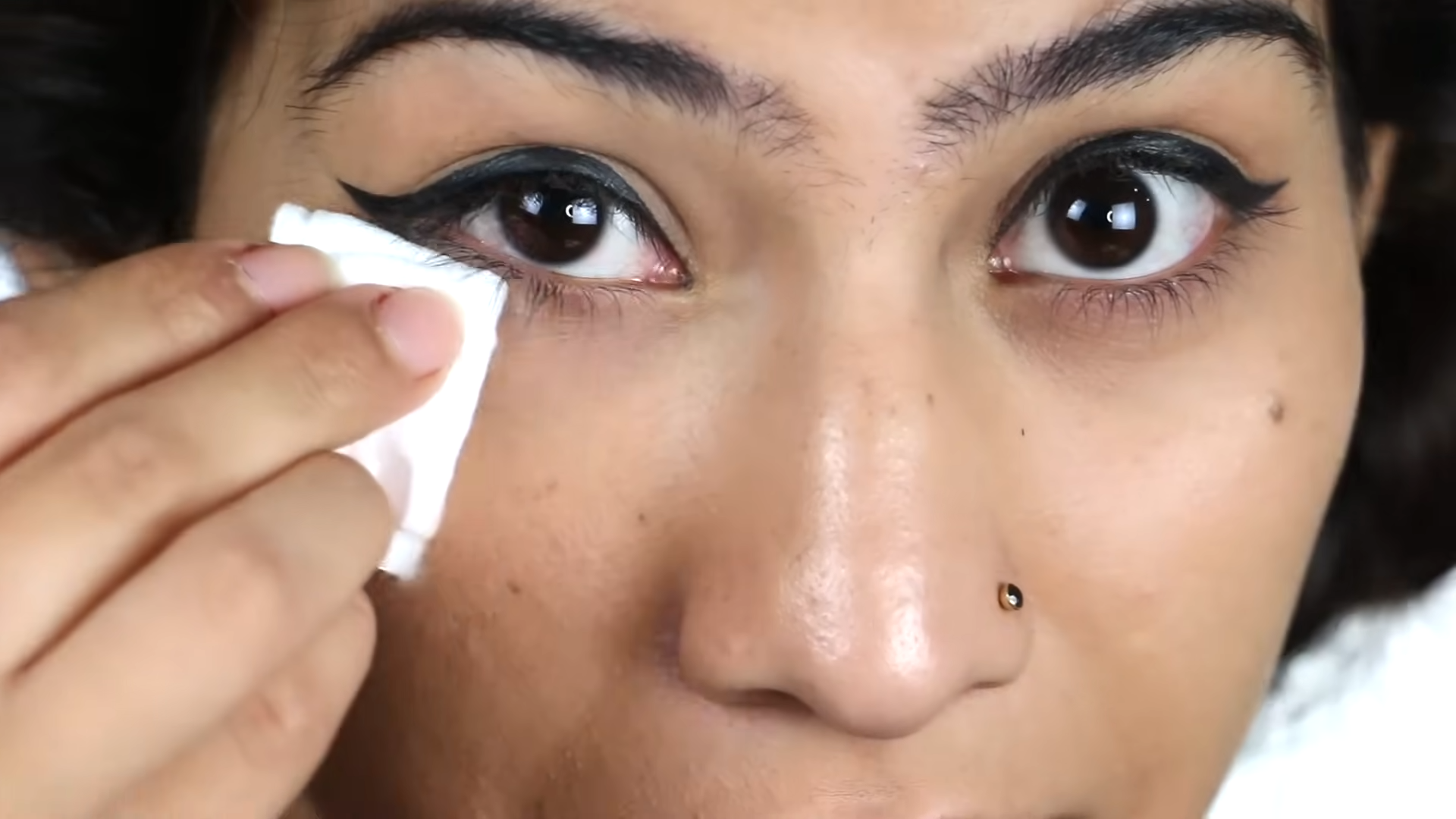 Makeup Tricks to Reduce the Appearance of Dark Circles and Under-Eye Bags